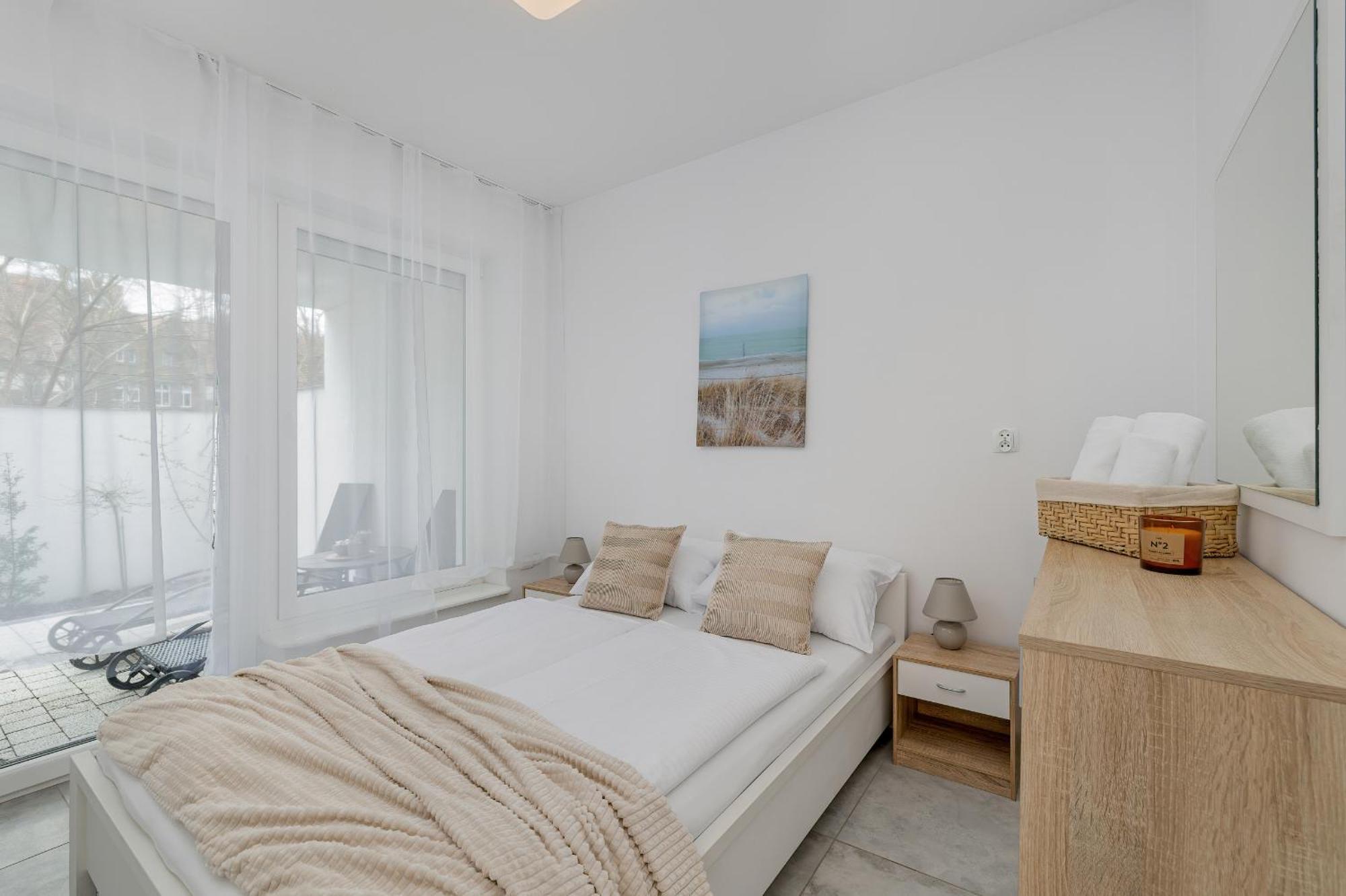 Family Apartments Herberta With Terrace And Parking By Rent Like Home Свиноуйсьце Экстерьер фото